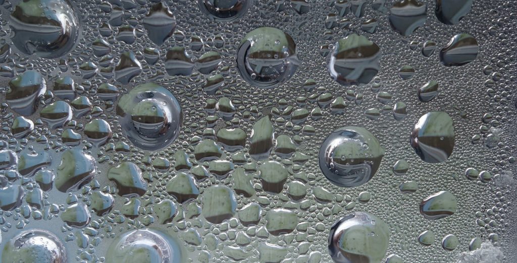 Symbol image: Water tropics on a hydrophobic surface.