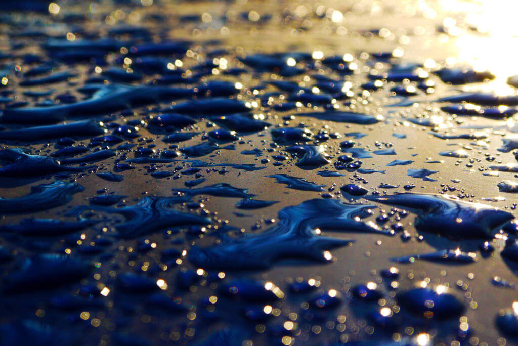 The nanocomposite silicone coating with GO-TiO₂ delivers strong corrosion protection and hydrophobic self-cleaning properties.